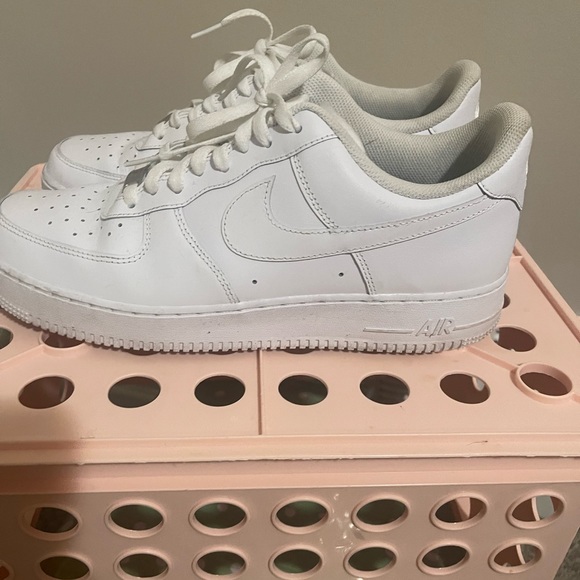 all white low top af1
